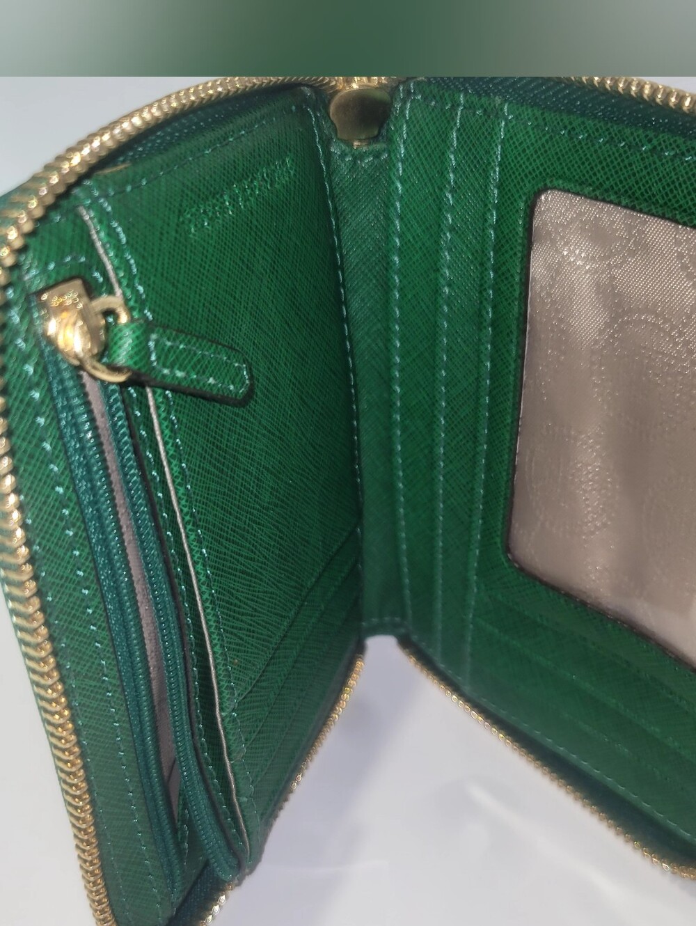 Michael Kors Green Zip-Around Leather Wallet Saffiano Leather Like New - Picture 12 of 12